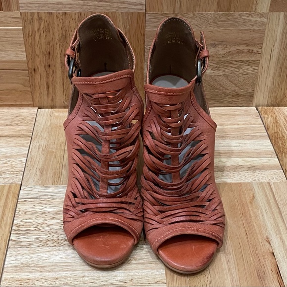 CHARLES by Charles David Coll Ginger Chunky Heel Sandal Size 7 - Picture 5 of 14